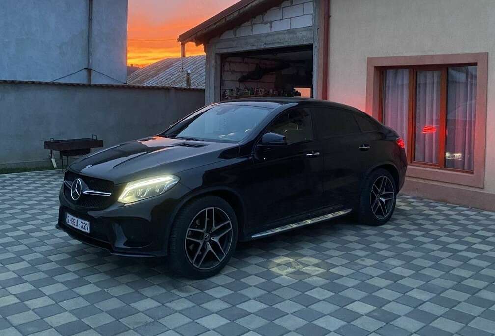 Mercedes-Benz Coupé d 4-Matic AMG Line