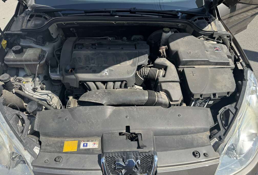 Peugeot 2.0i 16v ST Confort