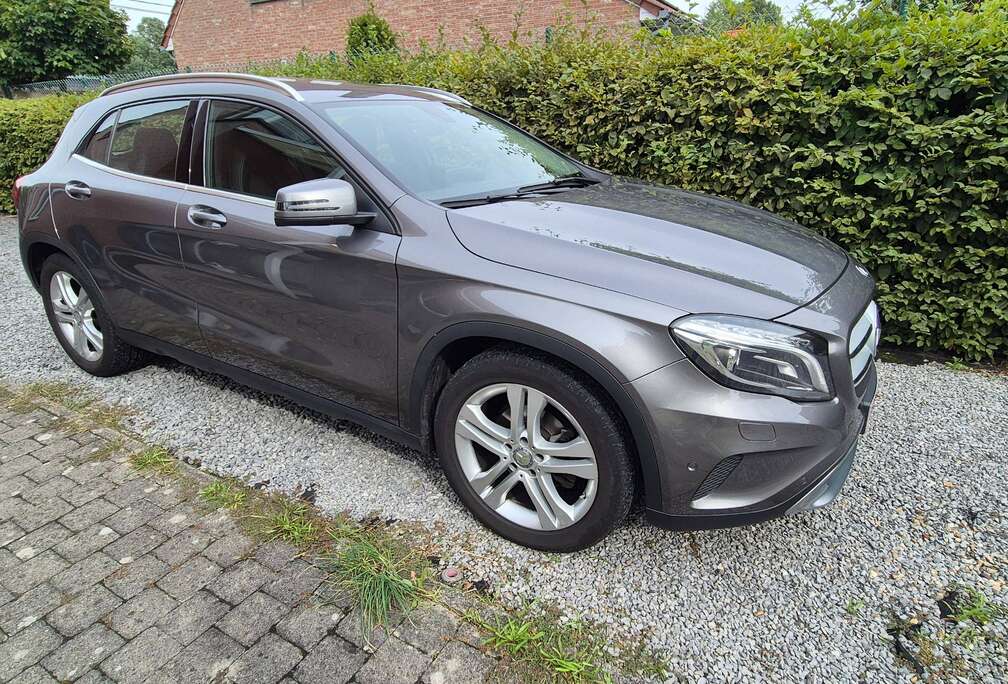 Mercedes-Benz GLA 220 d