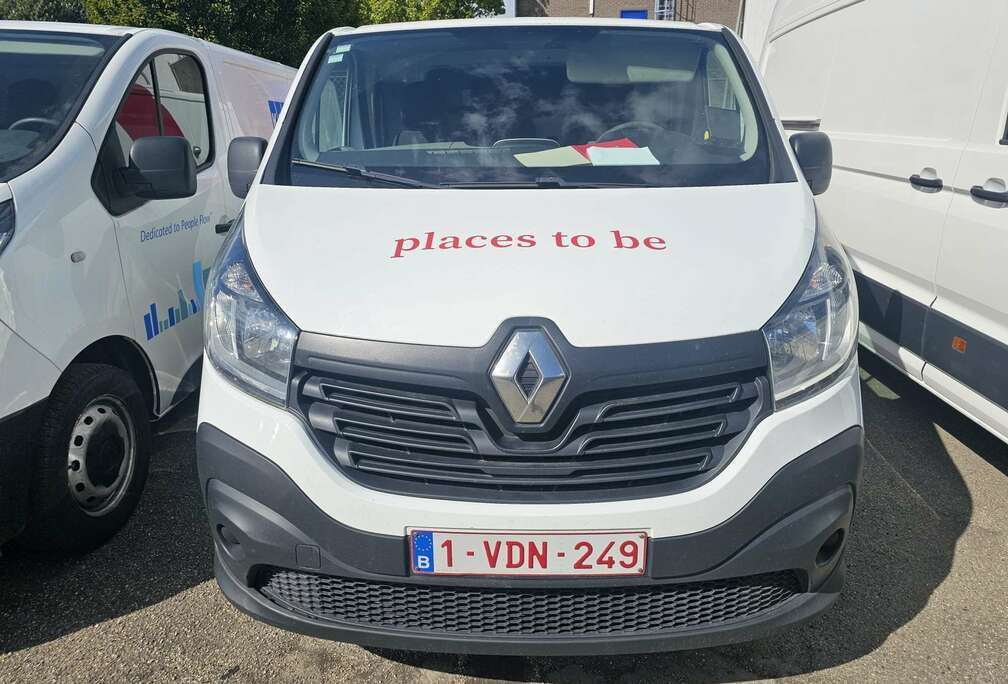 Renault Trafic 1.6 dCi 120 L2H1 MOTORSCHADE / €3500 EX