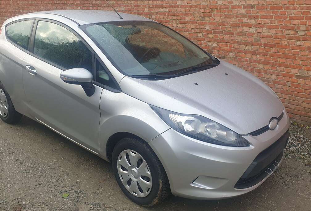 Ford 1.4i Titanium