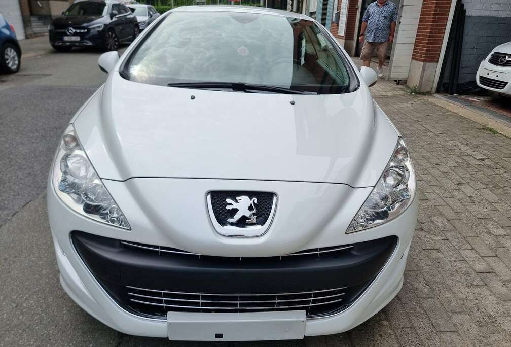 Peugeot CC 1.6i Sport 1 An de garantie