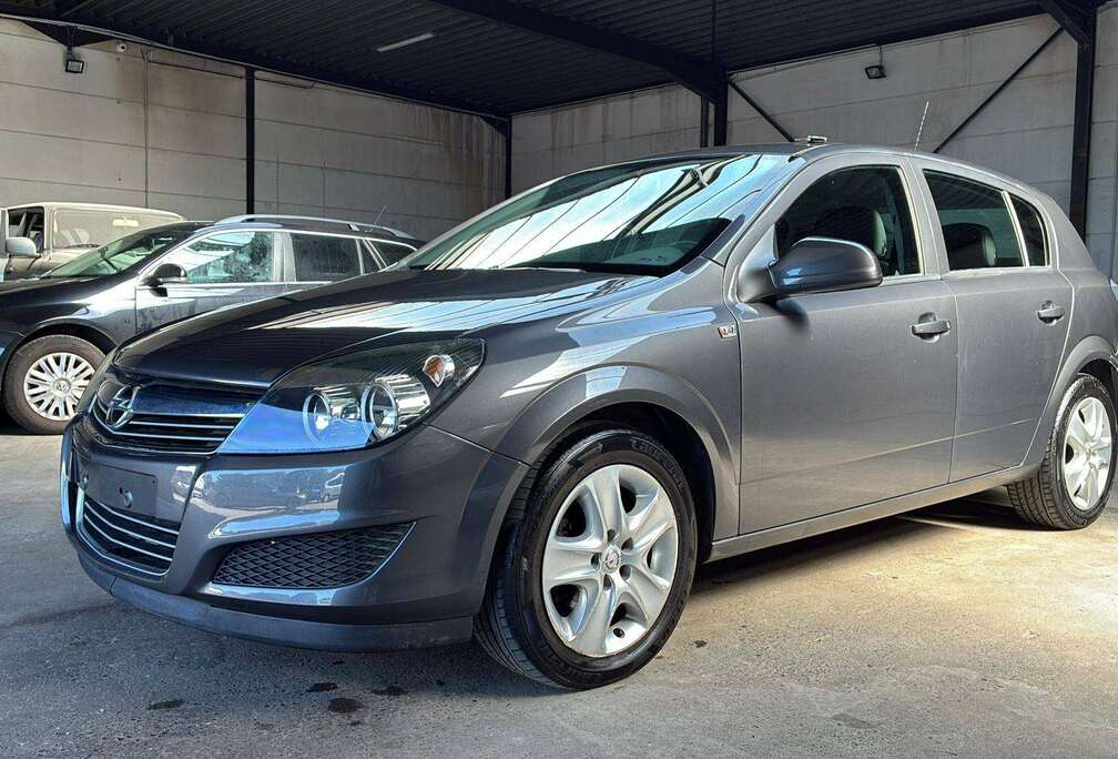 Opel  Astra 1.6i Cosmo