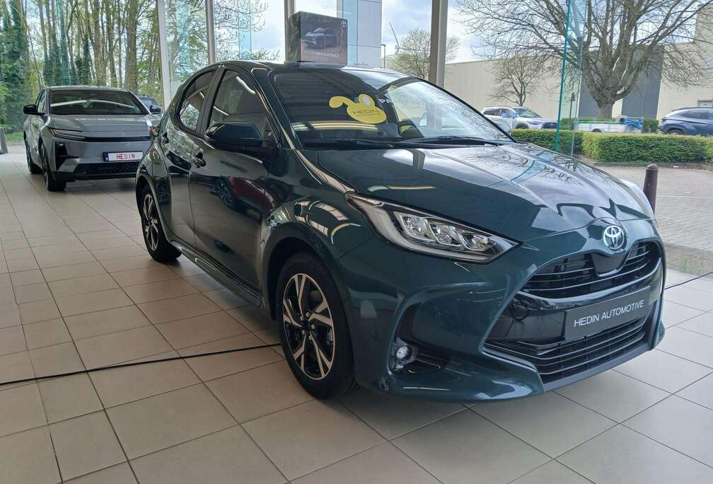 Toyota Iconic + hi tech pack