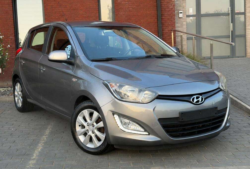 Hyundai ( City ) 1.1CRDI ( 75Ch ) 133.118Km CT Ok + Car-pass