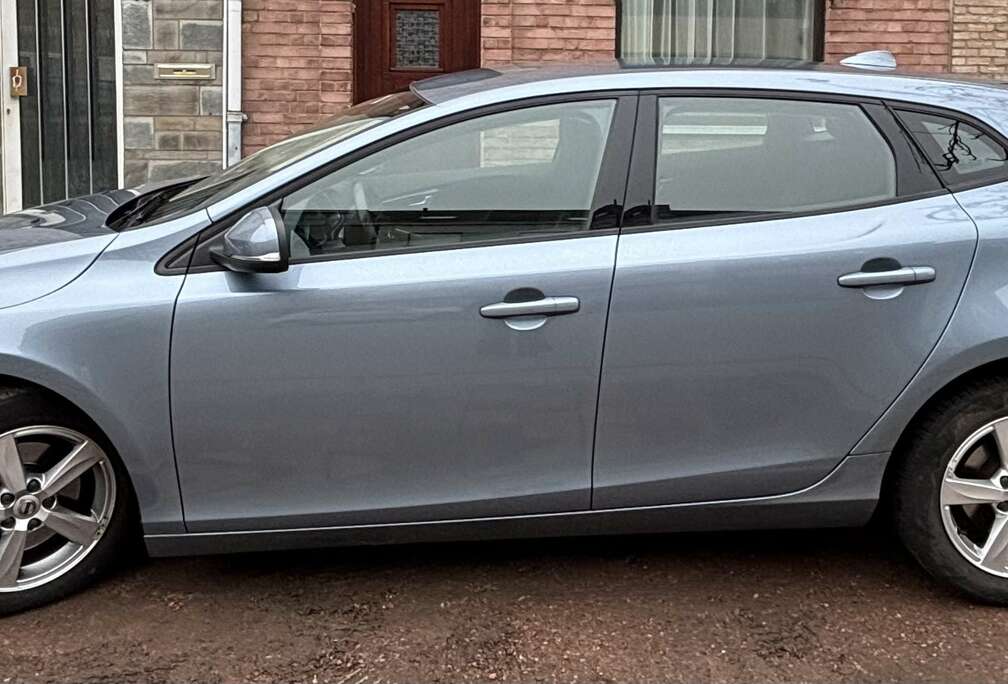 Volvo V40 2.0 T2 Kinetic PRIJS AANGEPAST