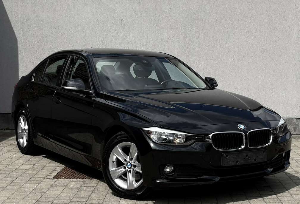 BMW PACK SPORT / SIEGES CHAUFFANT / NAVI / PDC
