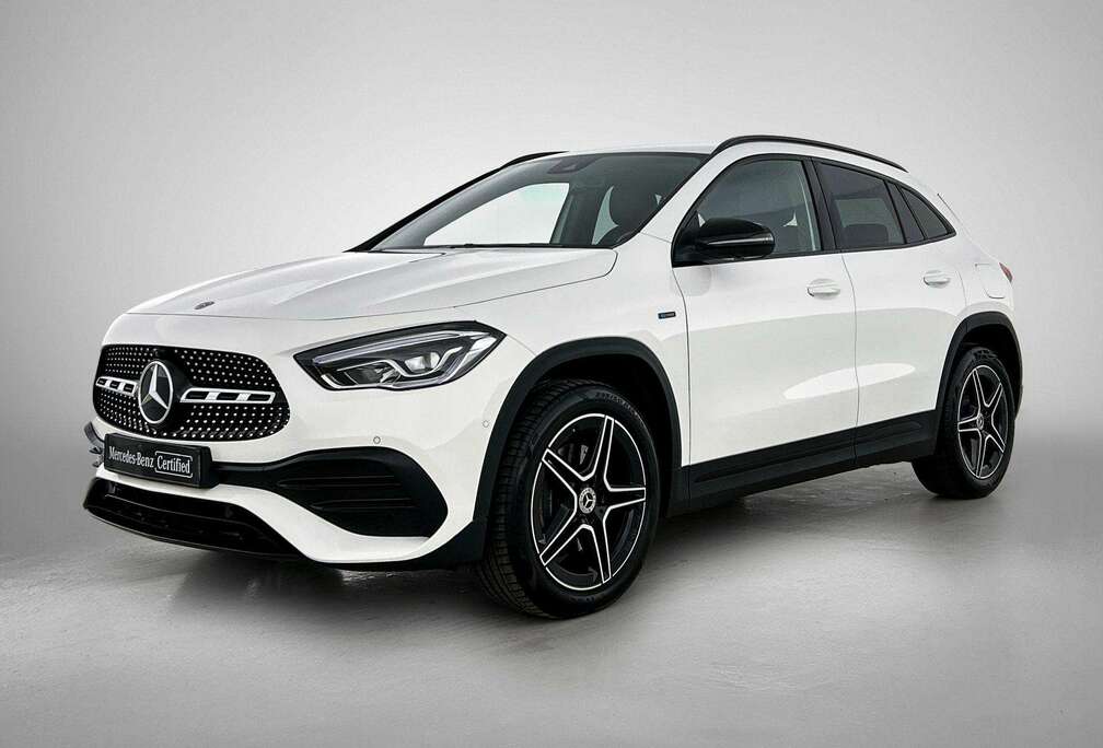 Mercedes-Benz e AMG Line  Night Pack  Dodehoekassistent  360