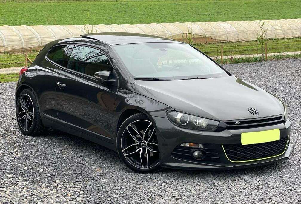 Volkswagen Scirocco 2.0 CR TDi DPF DSG