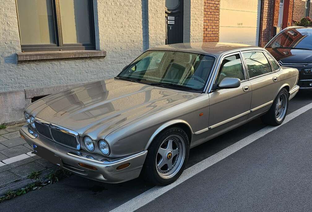 Jaguar 3.2i V8 32v Sovereign