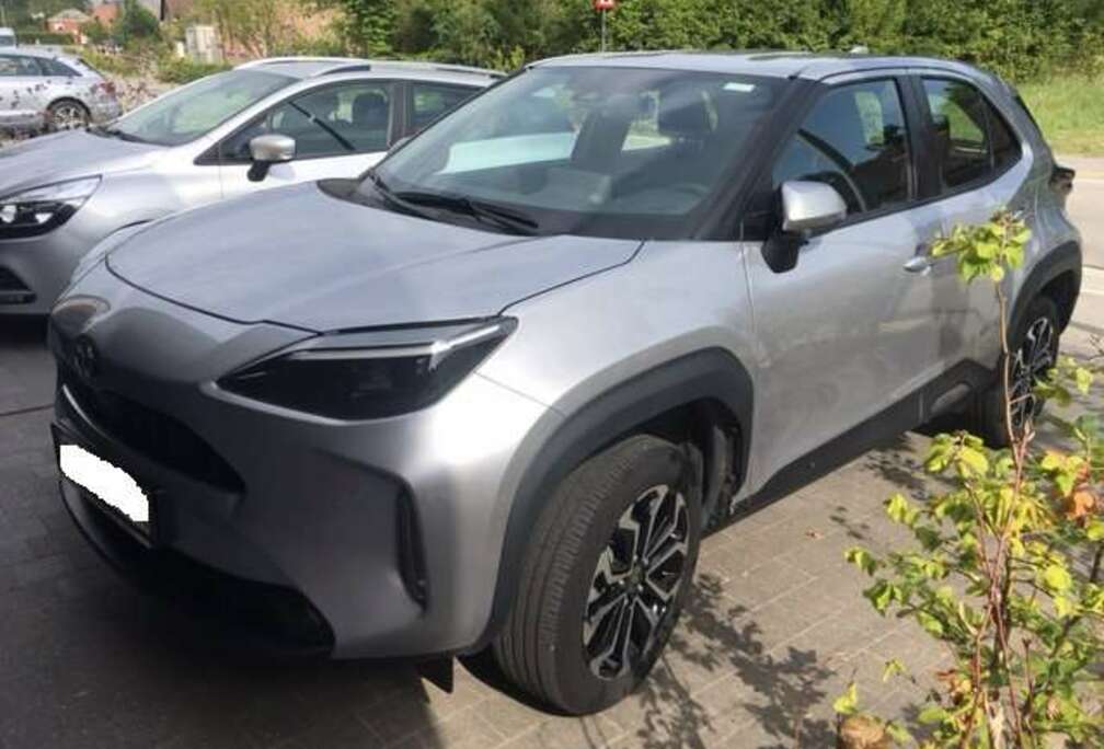 Toyota Hybrid 1.5VVT-i Elegant Navi Key-Less Camera trekh