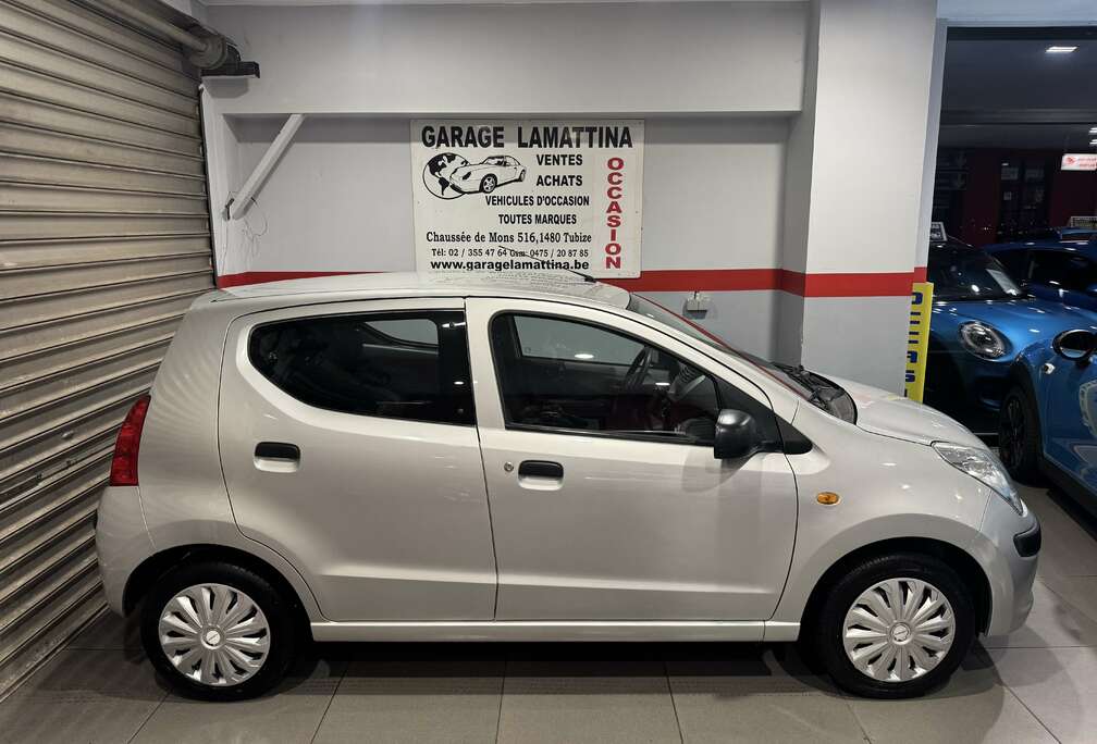 Nissan Pixo 1.0i  73625 kilomètres 1 er propriétaire