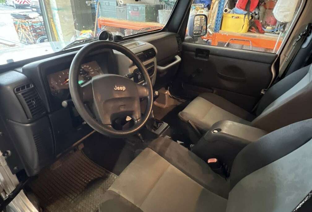Jeep 4.0i Sport utilitaire