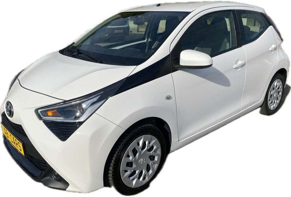 Toyota 1.0 I-VVTi X-Play