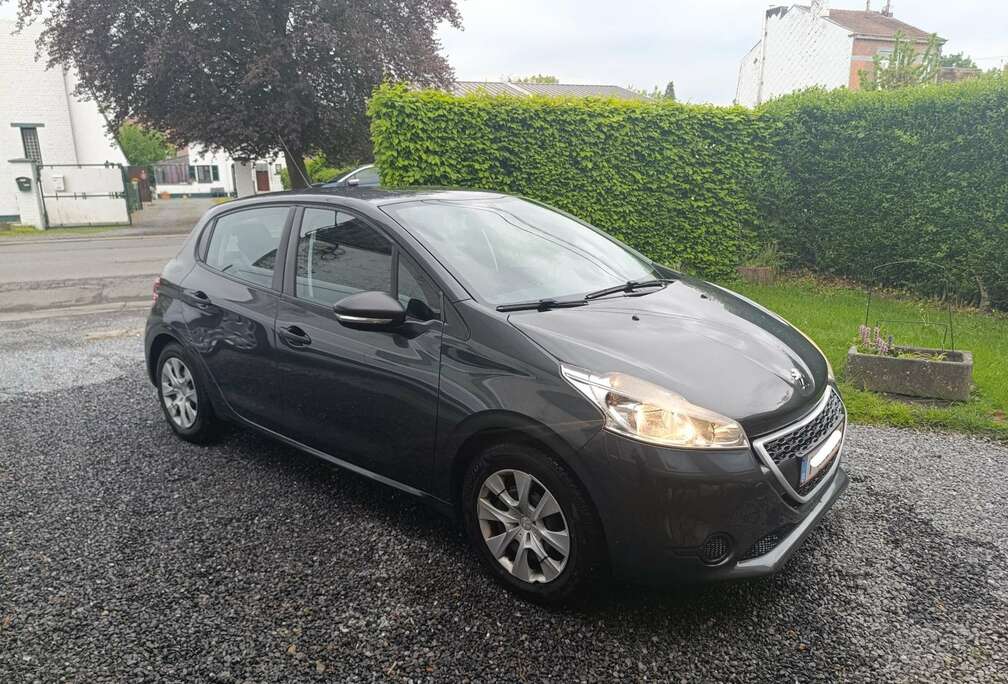 Peugeot 1.2 VTi 82ch Active  prête à être immatriculer