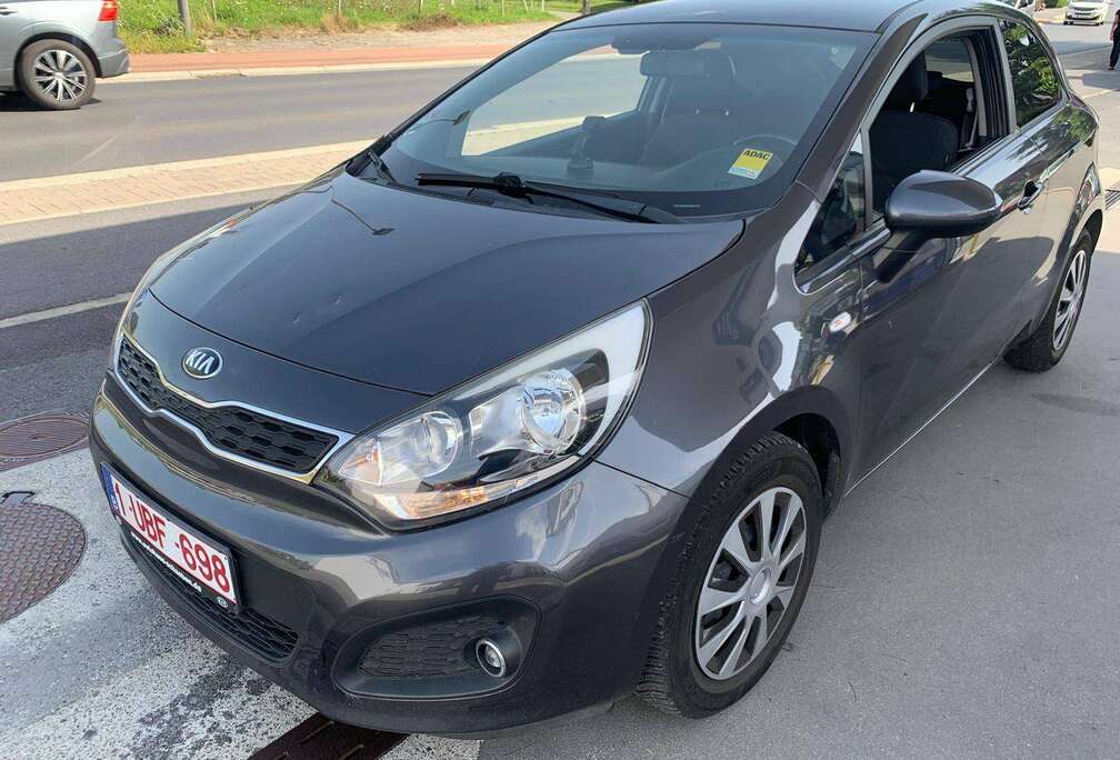 Kia Rio 1.4i Sense
