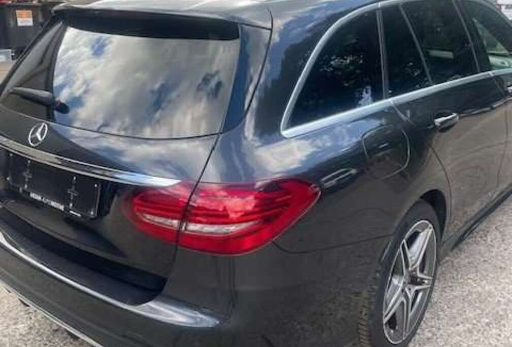 Mercedes-Benz C 180 T 9G-TRONIC AMG Line