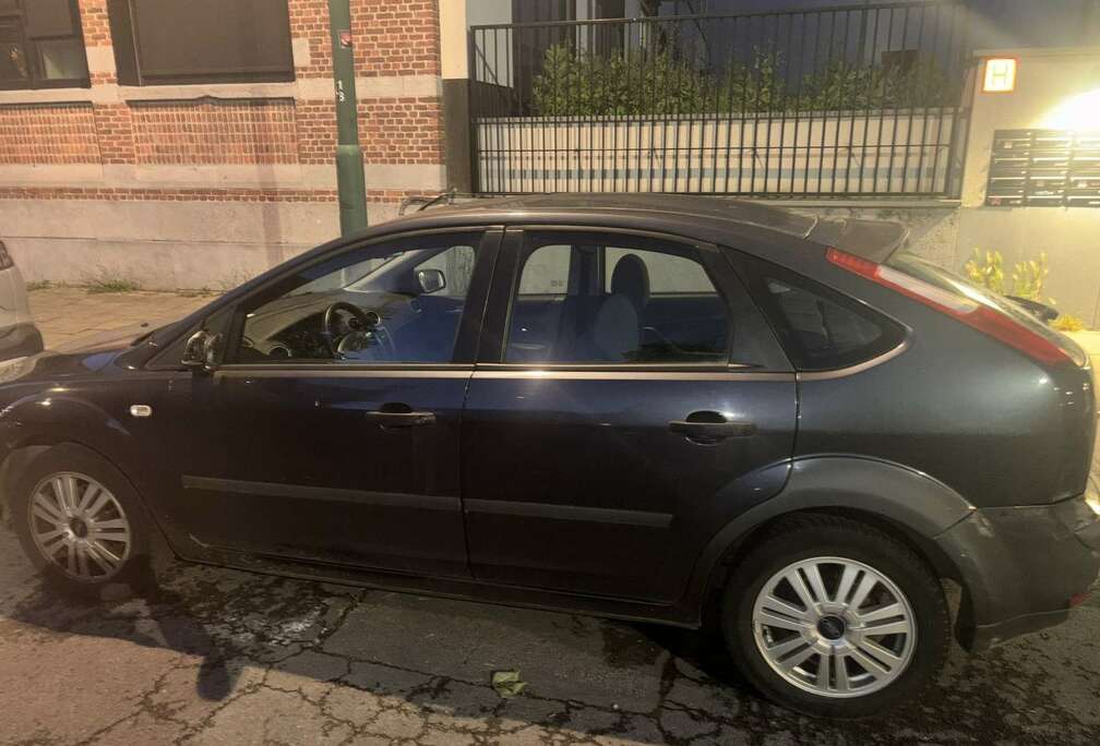 Ford 1.6i 16v Ambiente