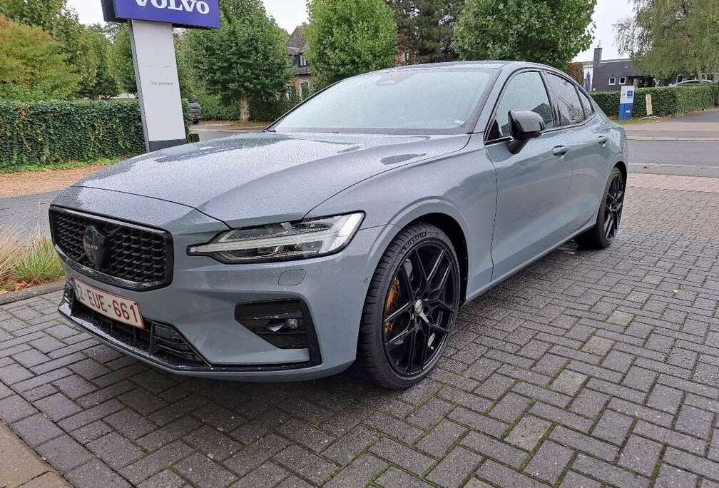 Volvo B5 B AWD Ultimate Dark