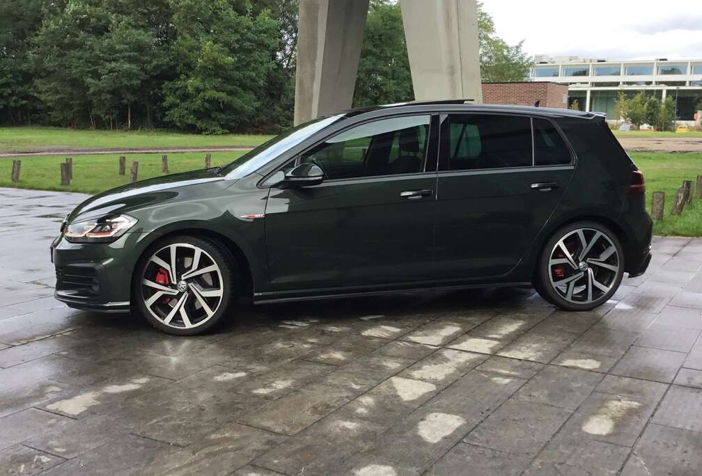 Volkswagen Golf GTI (BlueMotion Technology) DSG Performance