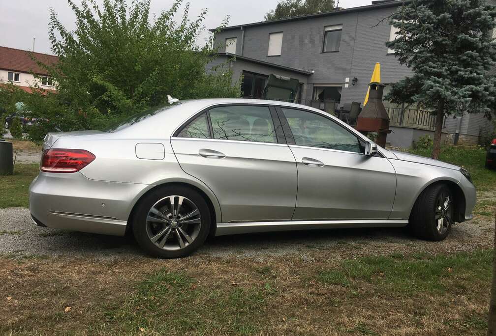 Mercedes-Benz E 300 BlueTEC HYBRID