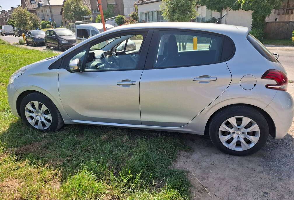 Peugeot 208 1.6 BlueHDi Style