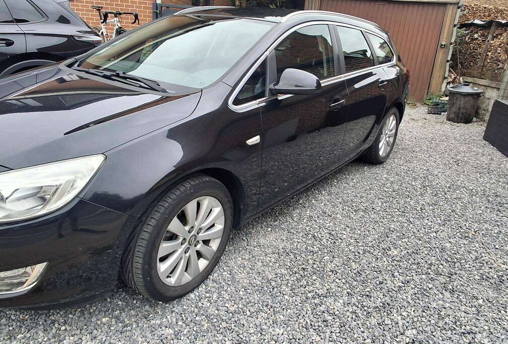 Opel Astra Sports Tourer 1.7 CDTi ECOTEC Cosmo DPF