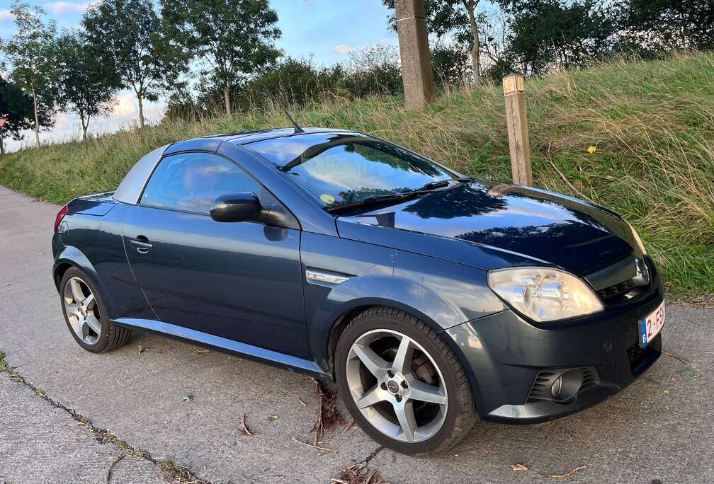 Opel Tigra Twintop 1.8i XE 16v Linea Rossa