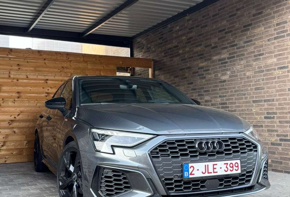 Audi Audi A3 SPORTBACK 35 TFSI  S-LINE | PANO RS STOELE