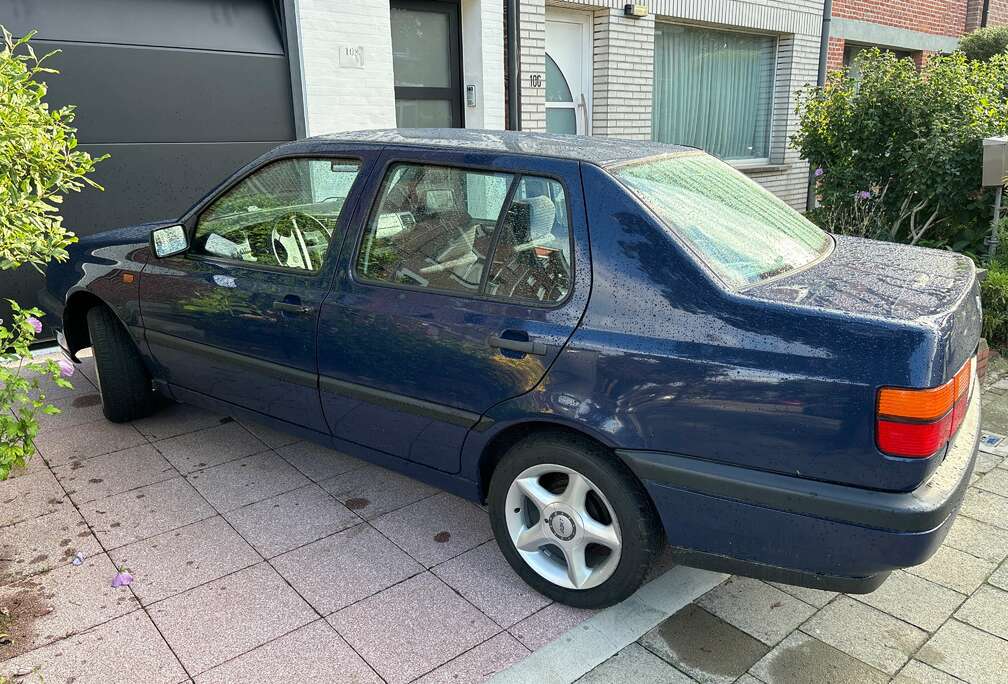 Volkswagen Vento 1.8 CL