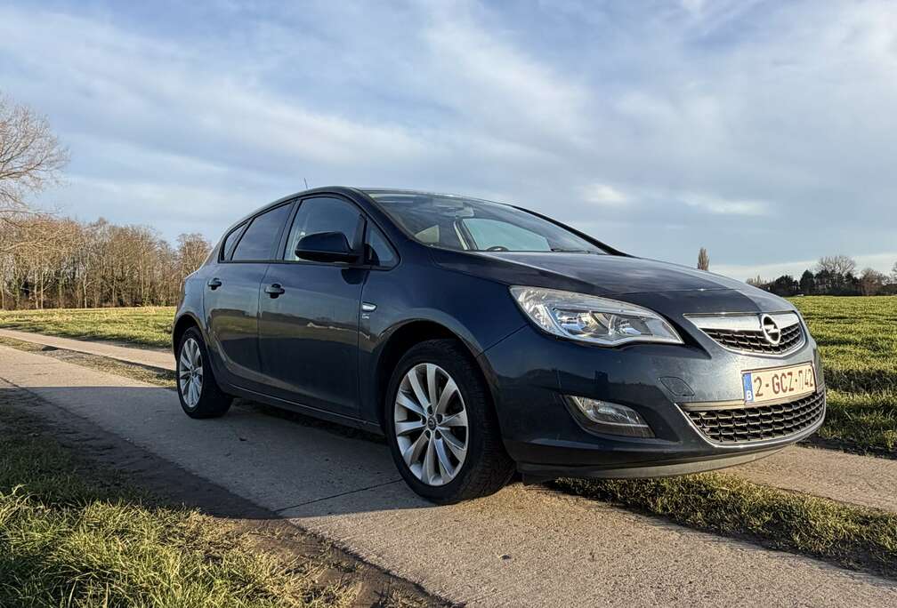 Opel 1.4 benzine Blanco gekeurd 148 500 km