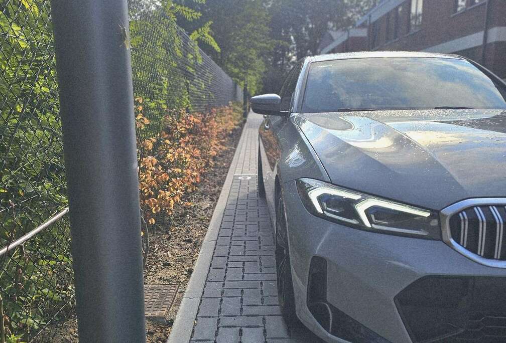 BMW 318i M Pack Brookly Grey