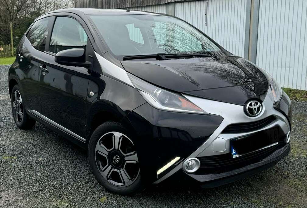 Toyota 1.0i VVT-i x-play