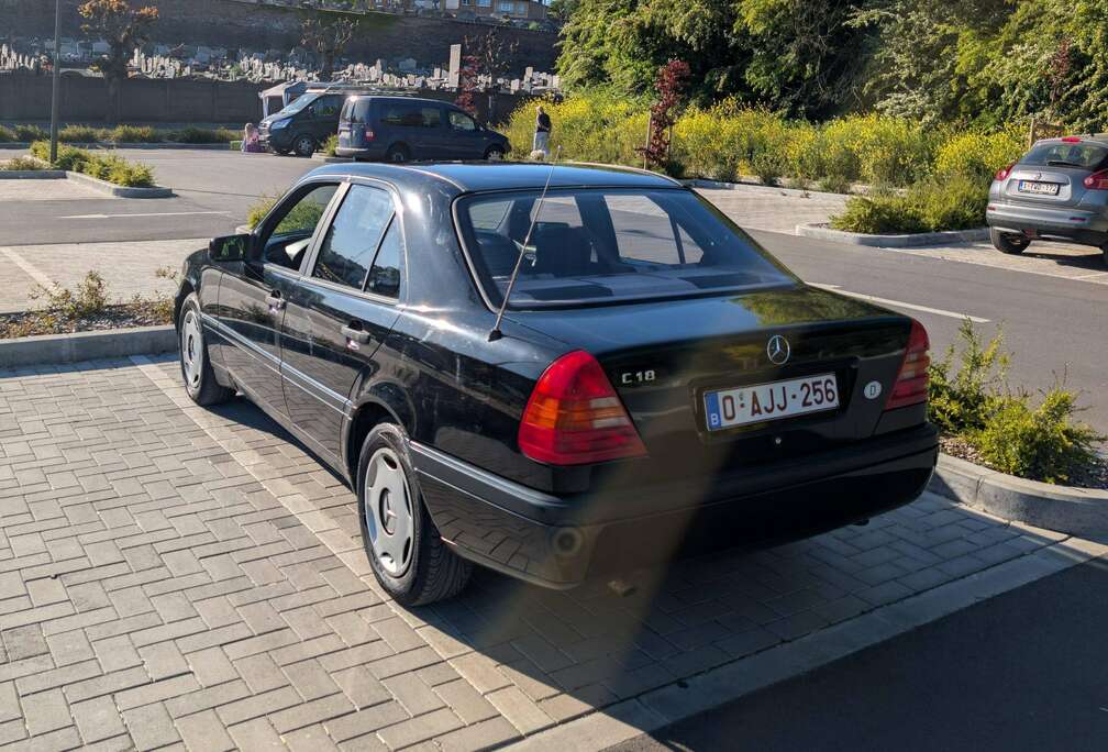 Mercedes-Benz C 180 Classic