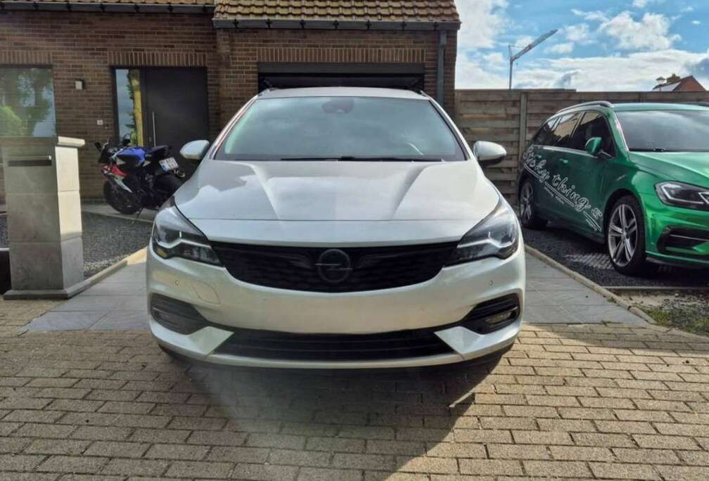 Opel Sports Tourer 1.2 Turbo Elegance (motor defect)