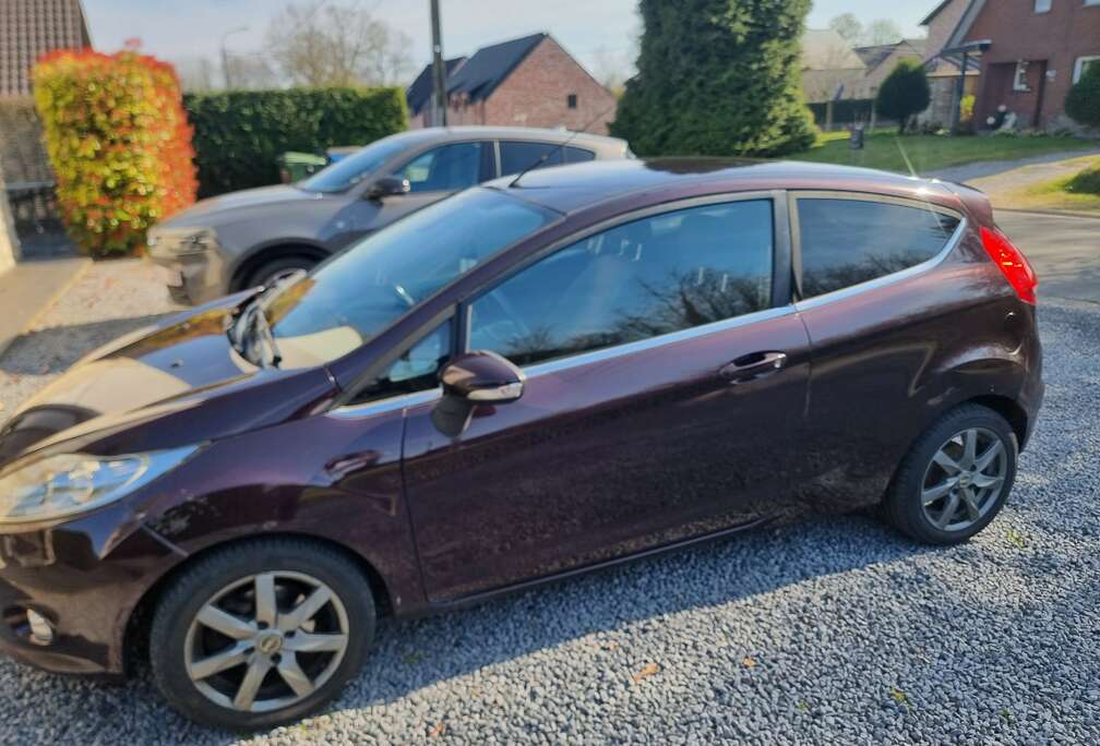 Ford Fiesta 1.6 TDCi Titanium (export)