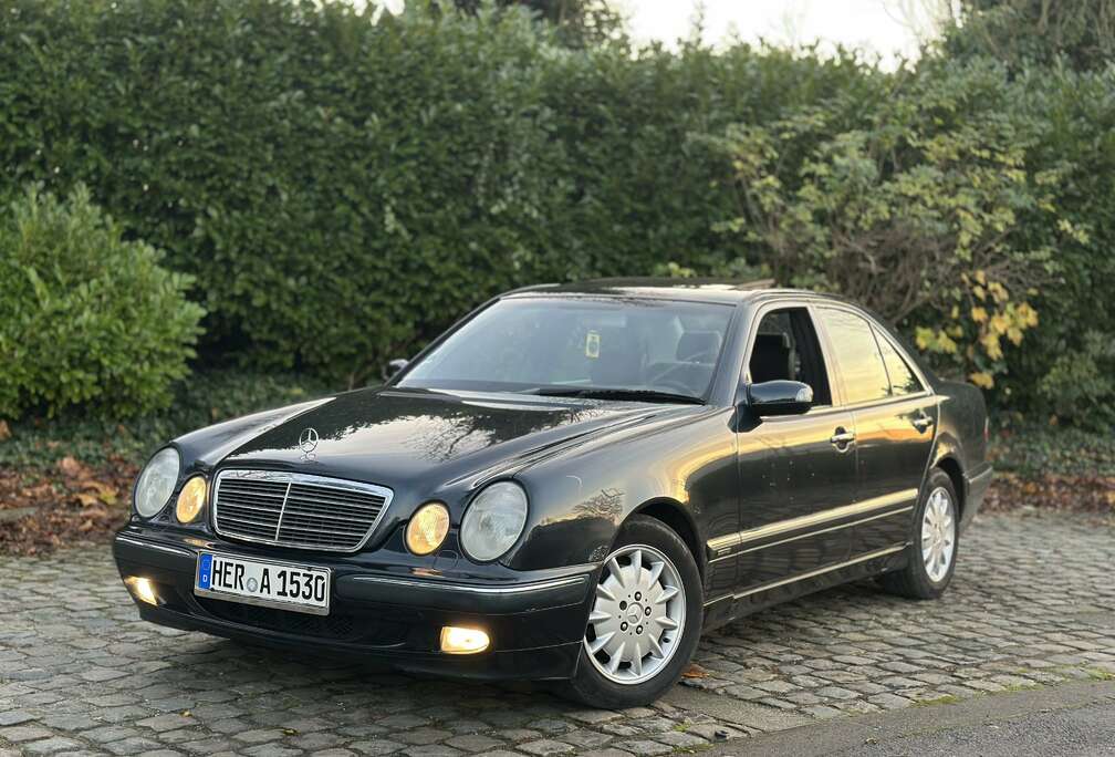 Mercedes-Benz E320 Elégance A