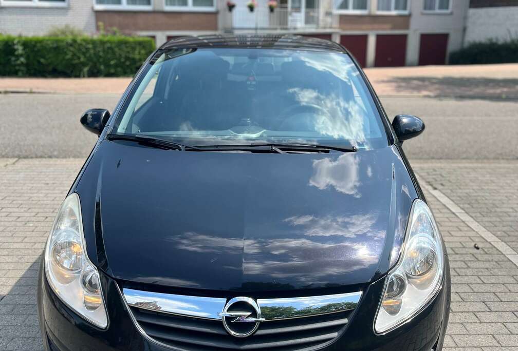 Opel Corsa 1.2i Cosmo