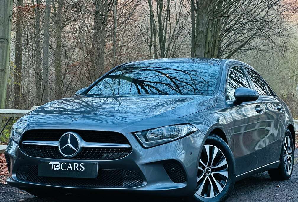 Mercedes-Benz ** BOTE AUTOMATIQUE **