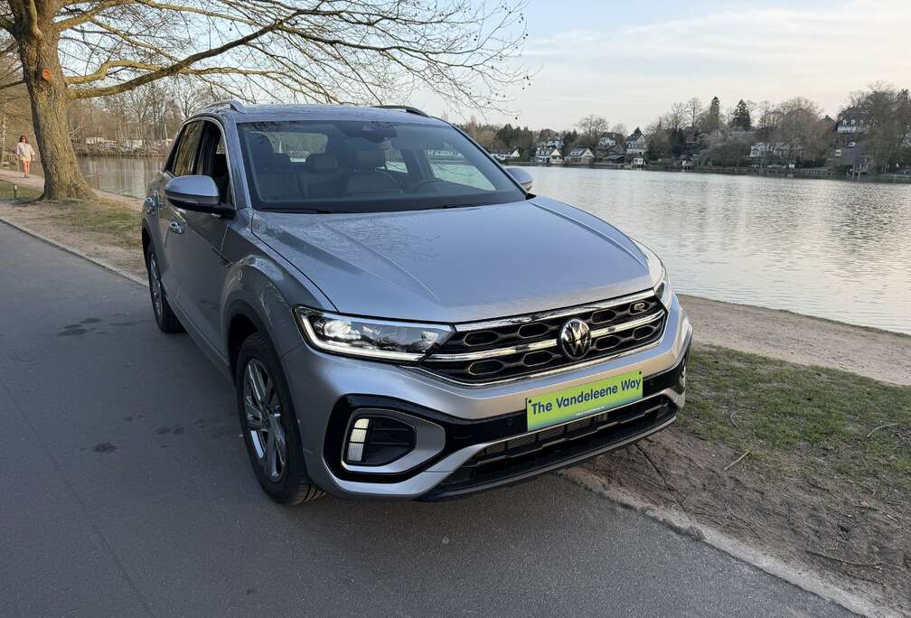 Volkswagen R-LINE// IQ LED //APP CONNECT// NAVI