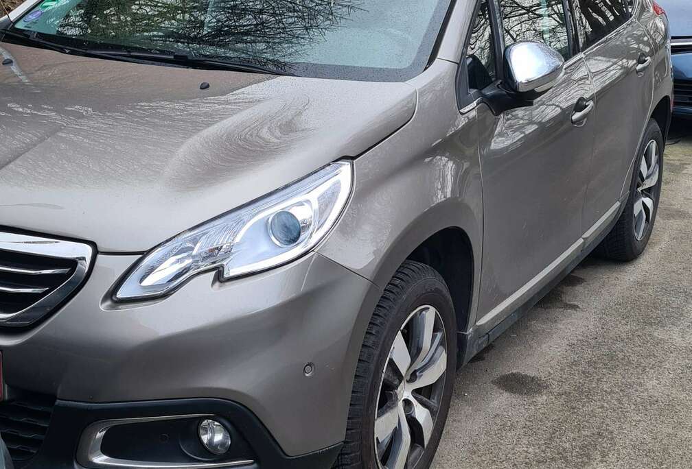 Peugeot 2008 1.6i Feline
