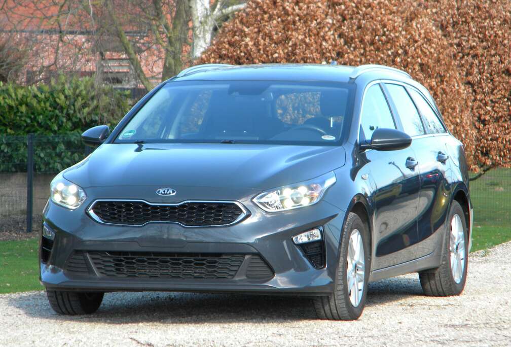 Kia Ceed SW 1.4 T-GDi GT-Line 79000 km 17990 € 12 M.