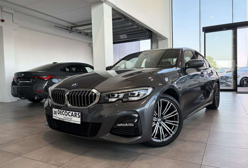 BMW M pack / Sfeerverlichting / Zetelverwarming / Sensoren / Half leder /