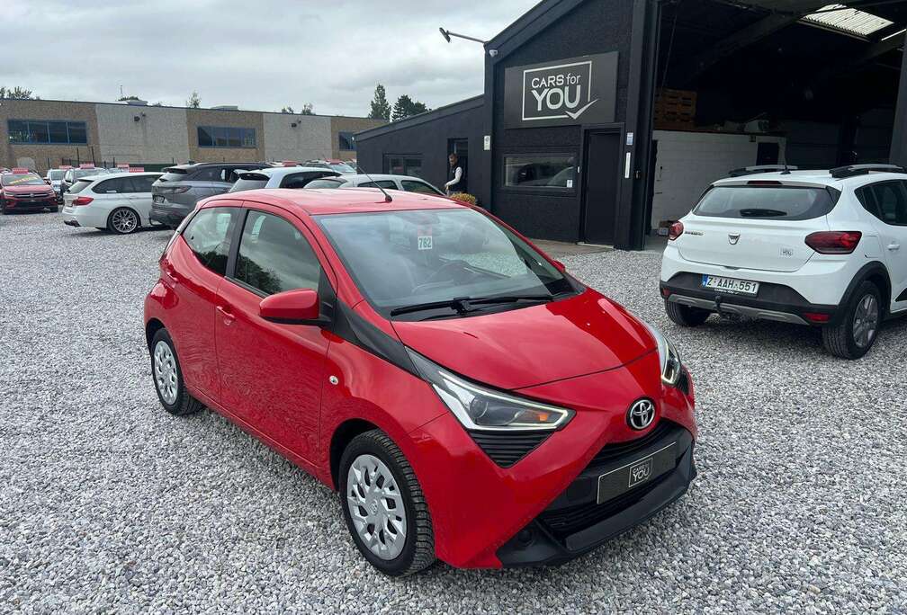 Toyota 1.0i VVT-i x-Red