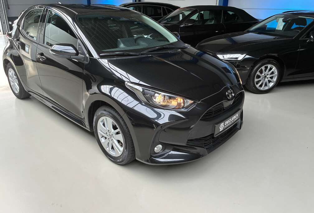 Toyota Yaris Hybrid Dynamic Carplay Camera