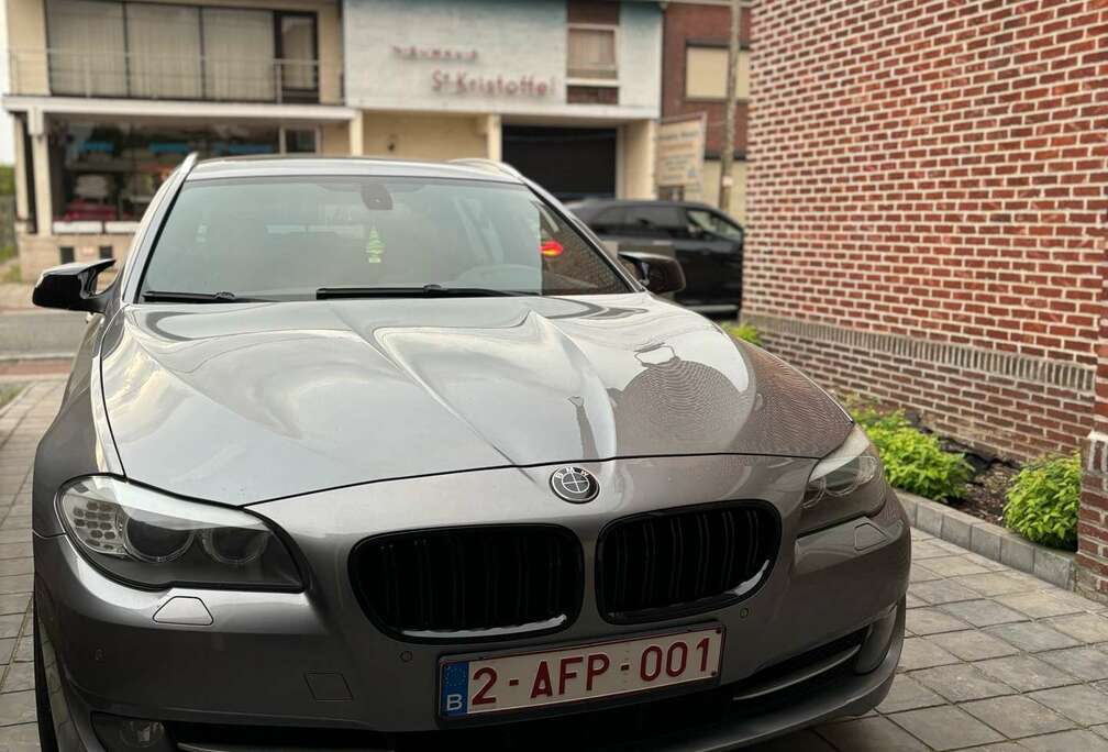 BMW BMW F11 520d ( Te Koop of Ruilen of Export )