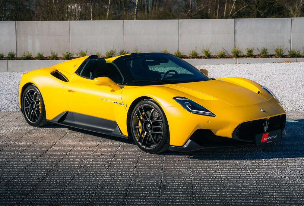 Maserati Cielo / Giallo Genio / Carbon Ceramic Brakes