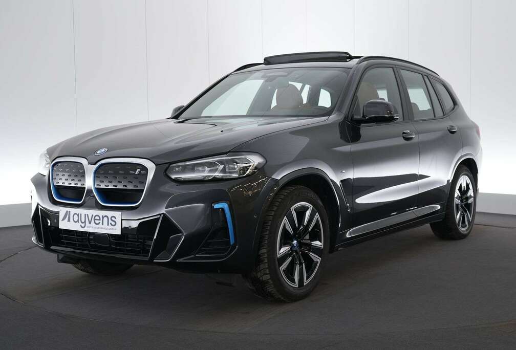 BMW 80 kWh LEDER/CUIR LED GPS PDC CAM Pano BLIS Verw.