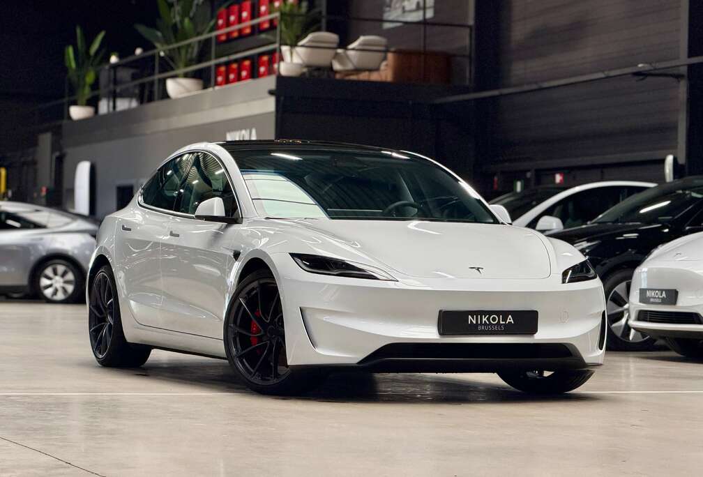 Tesla HIGHLAND - PERFORMANCE - LOW MILEAGE - 20\