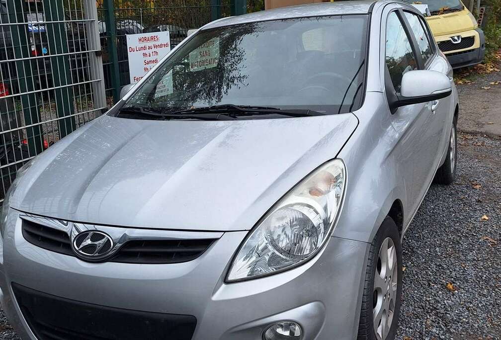 Hyundai i20 1.4i Lounge MY2011 - AUTOMATIQUE